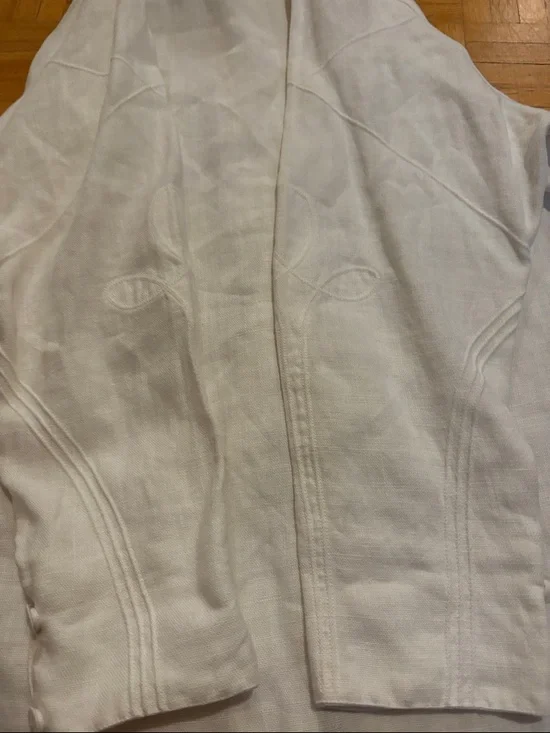 White Button-Front Linen top - Picture 12 of 16